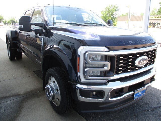2023 Ford Super Duty F-450 DRW LARIAT