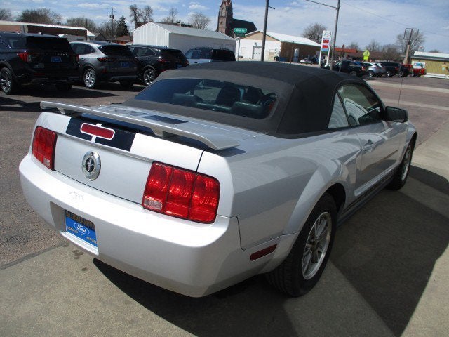 2005 Ford Mustang Premium