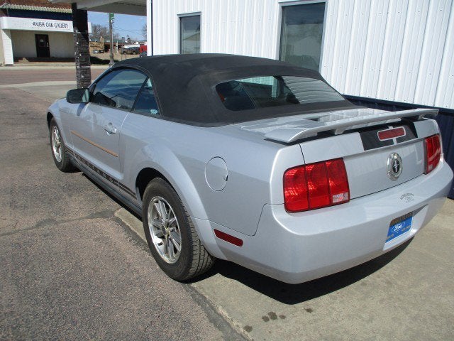 2005 Ford Mustang Premium